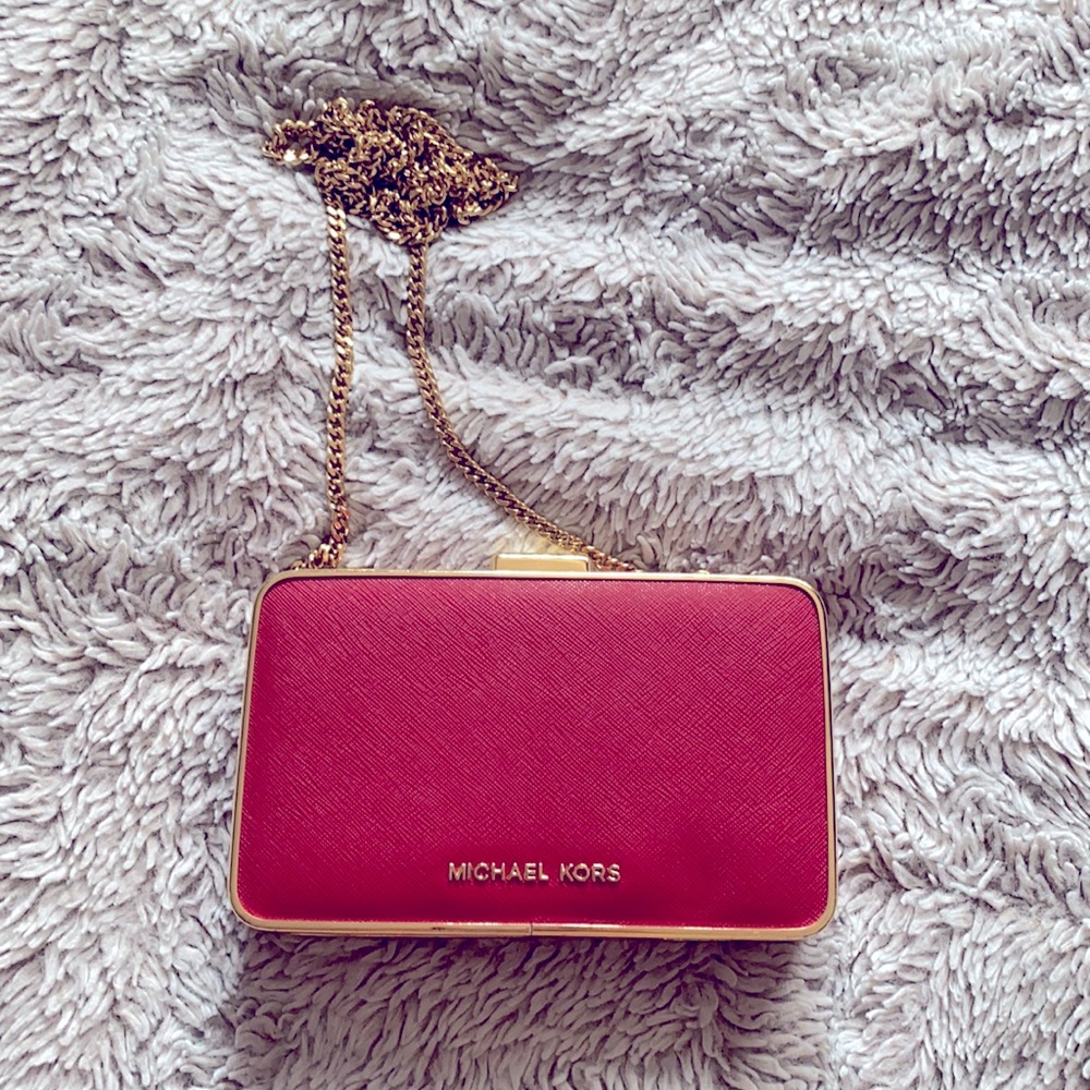 MK clutch